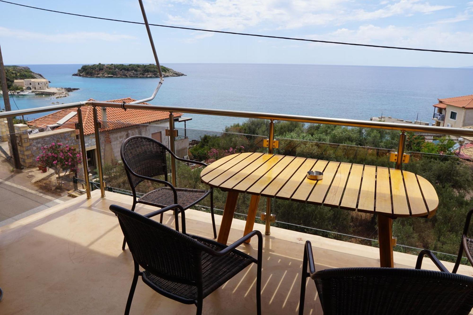 Sea And Sun Apartments 303 Ιδιωτικό Διαμέρισμα Kardhamili Ngoại thất bức ảnh